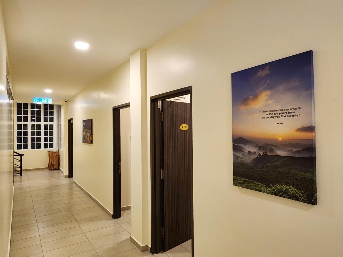 Fathers Guesthouse Age 7 Years Old And Above Only タナ・ラタ エクステリア 写真
